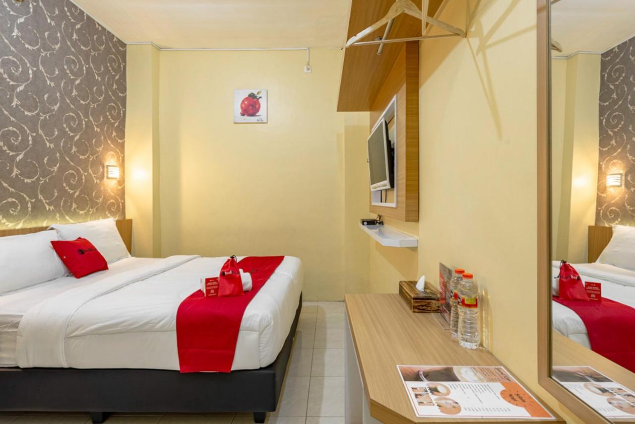Reddoorz Near Dino Park Malang Exterior foto